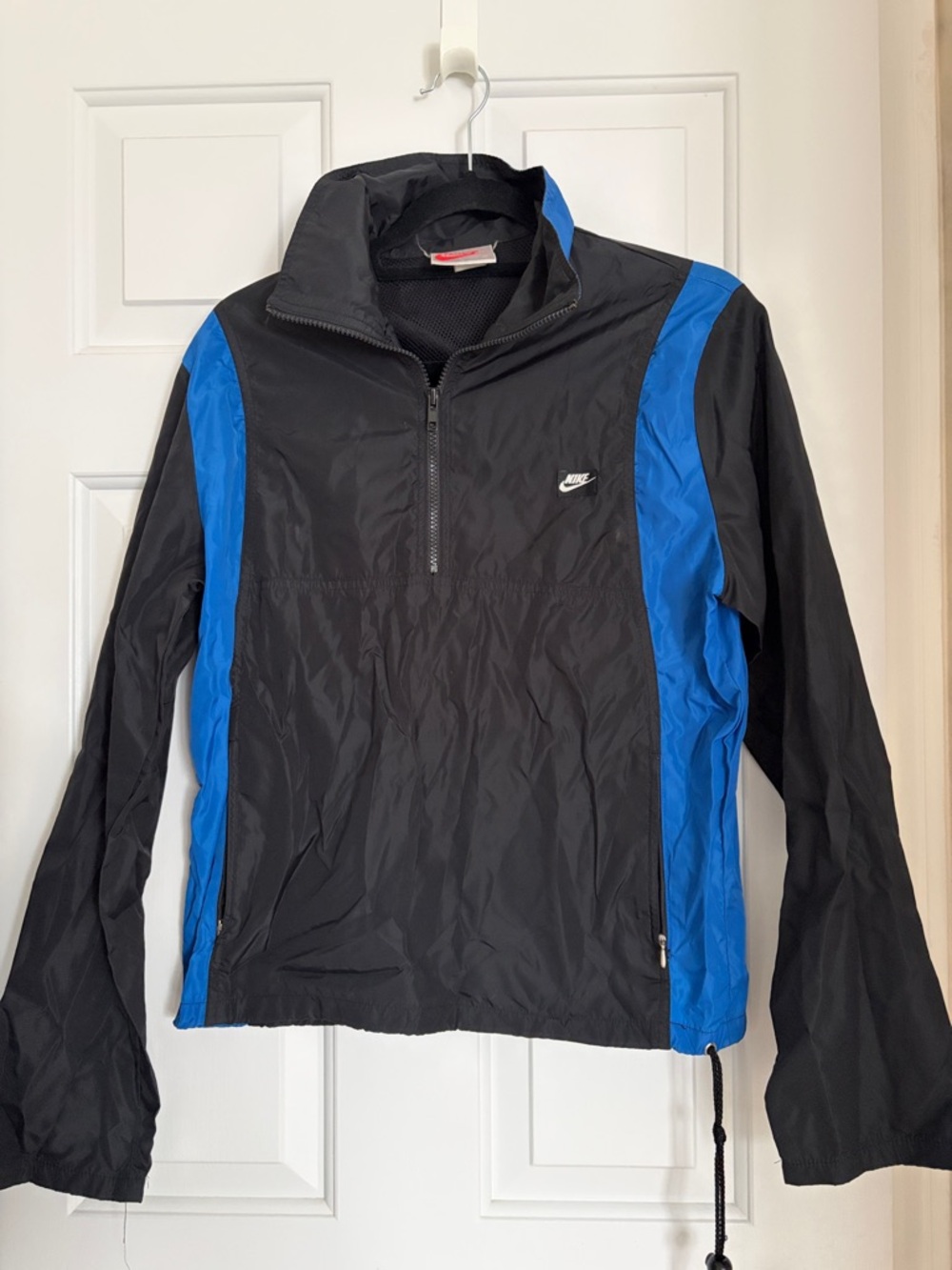 Unisex- Nike Black Windbreaker with Blue Side Panels Pullover